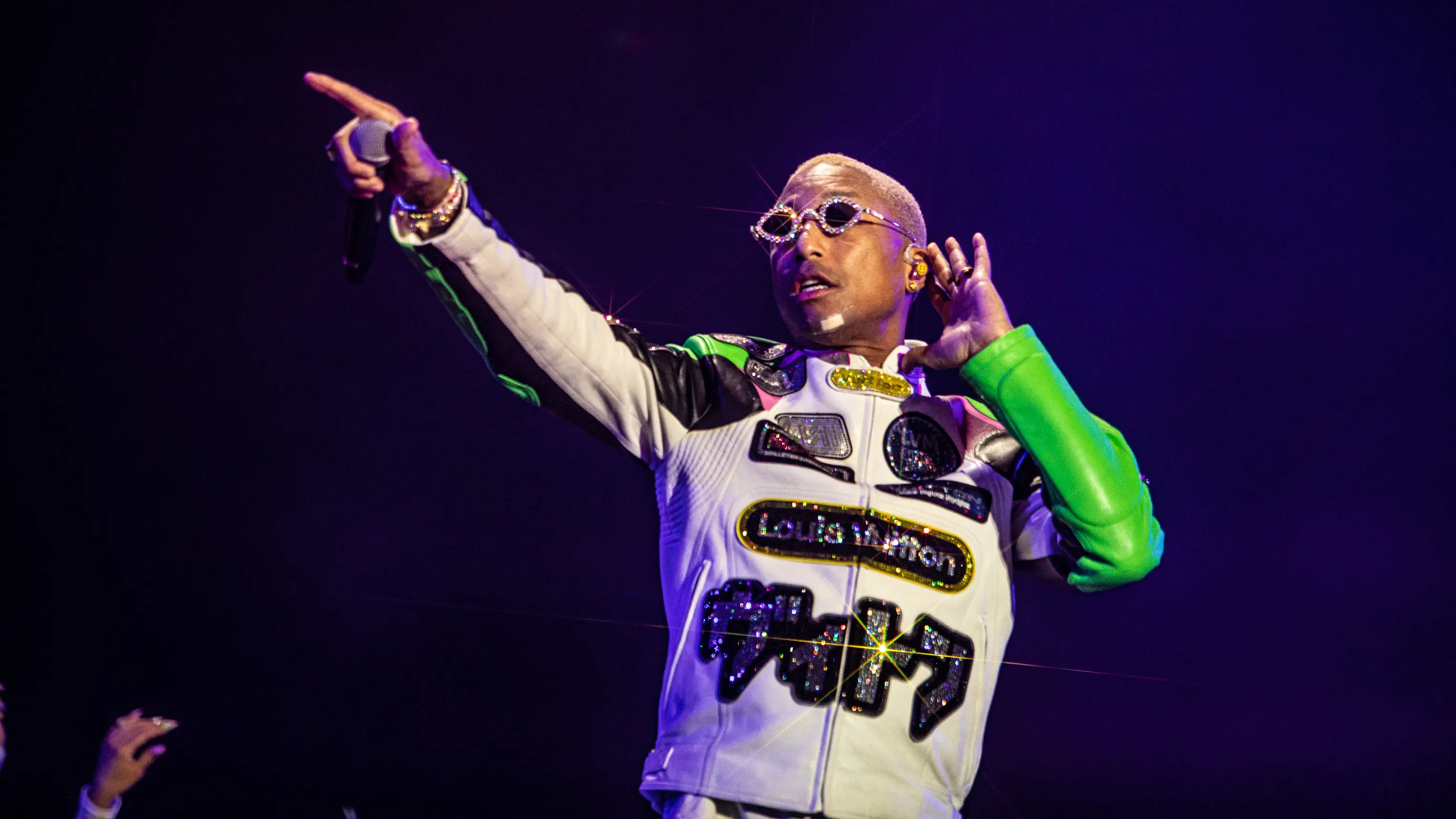 Pharrell Williams 入主 Louis Vuitton 首個企劃現身「Something in the Water」音樂節．COMPLEX 專訪 Pharrell Williams 一探究竟